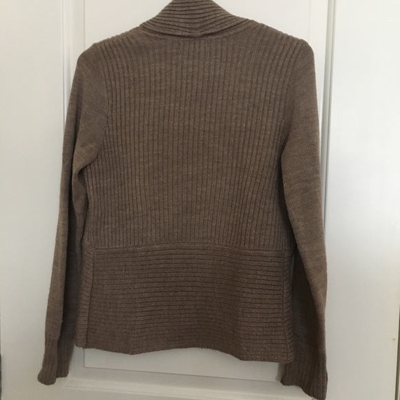 🍭2/$20 - H & M knitted open cardigan dark beige - Picture 2 of 5